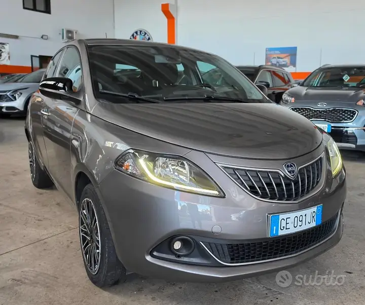 Lancia Ypsilon