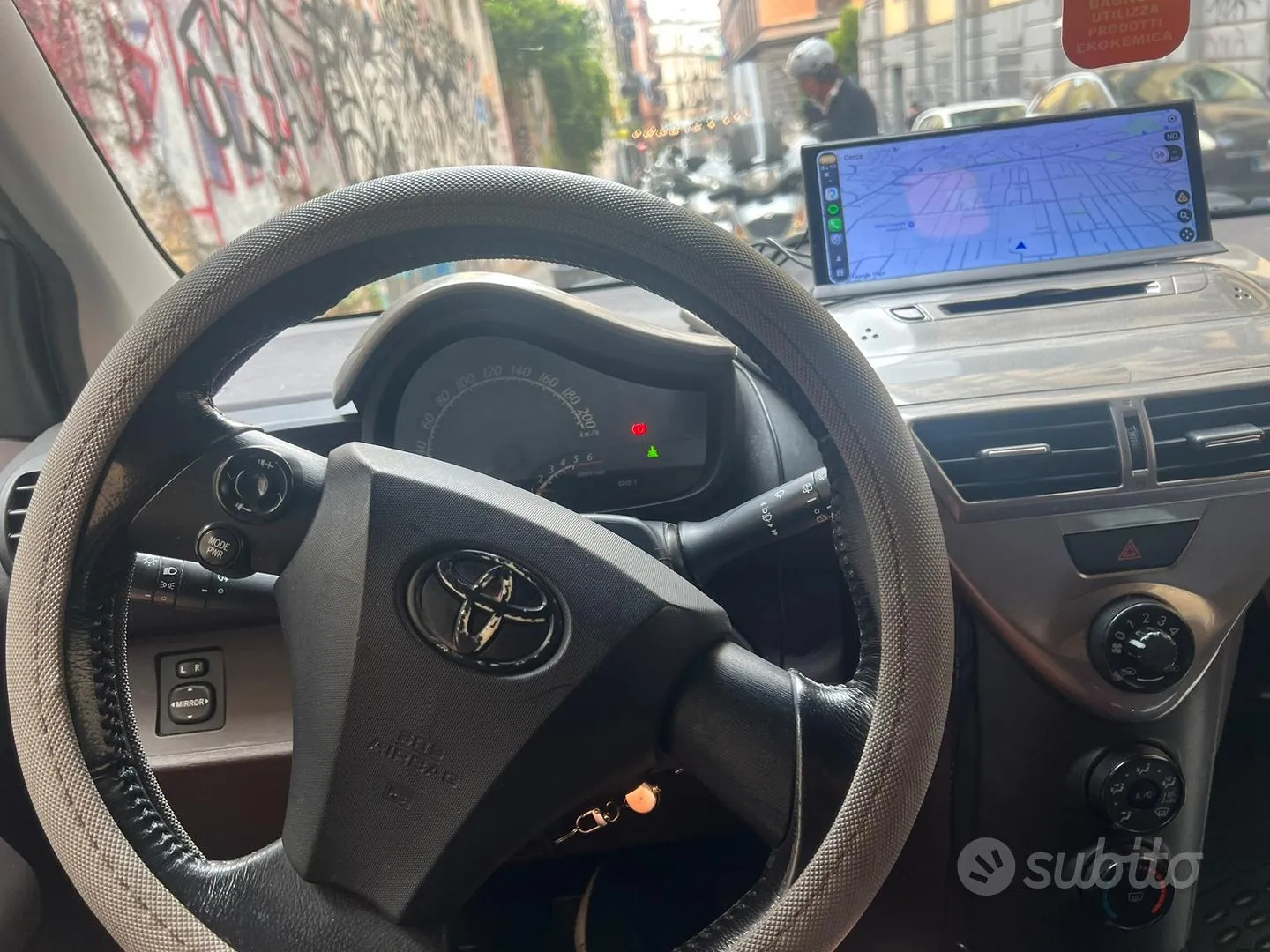 Toyota Iq 2009 photo 5