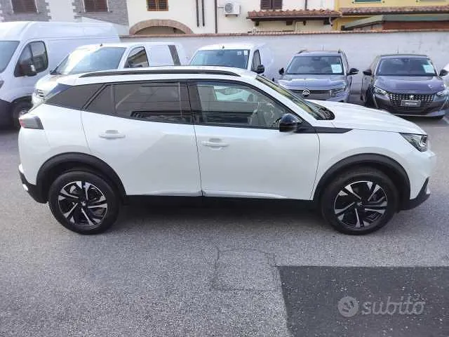 Peugeot 2008 2023 photo 2
