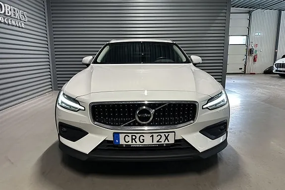 Volvo V60 Cross Country 2020 photo 2