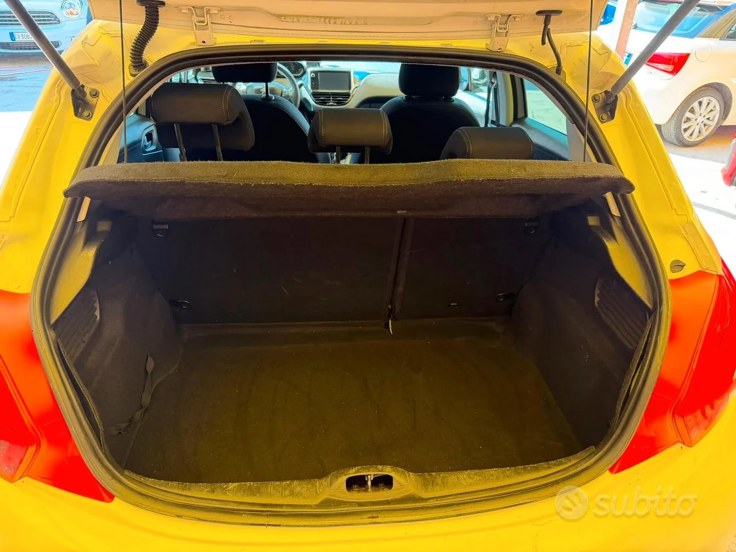 Peugeot 208 2012 photo 5