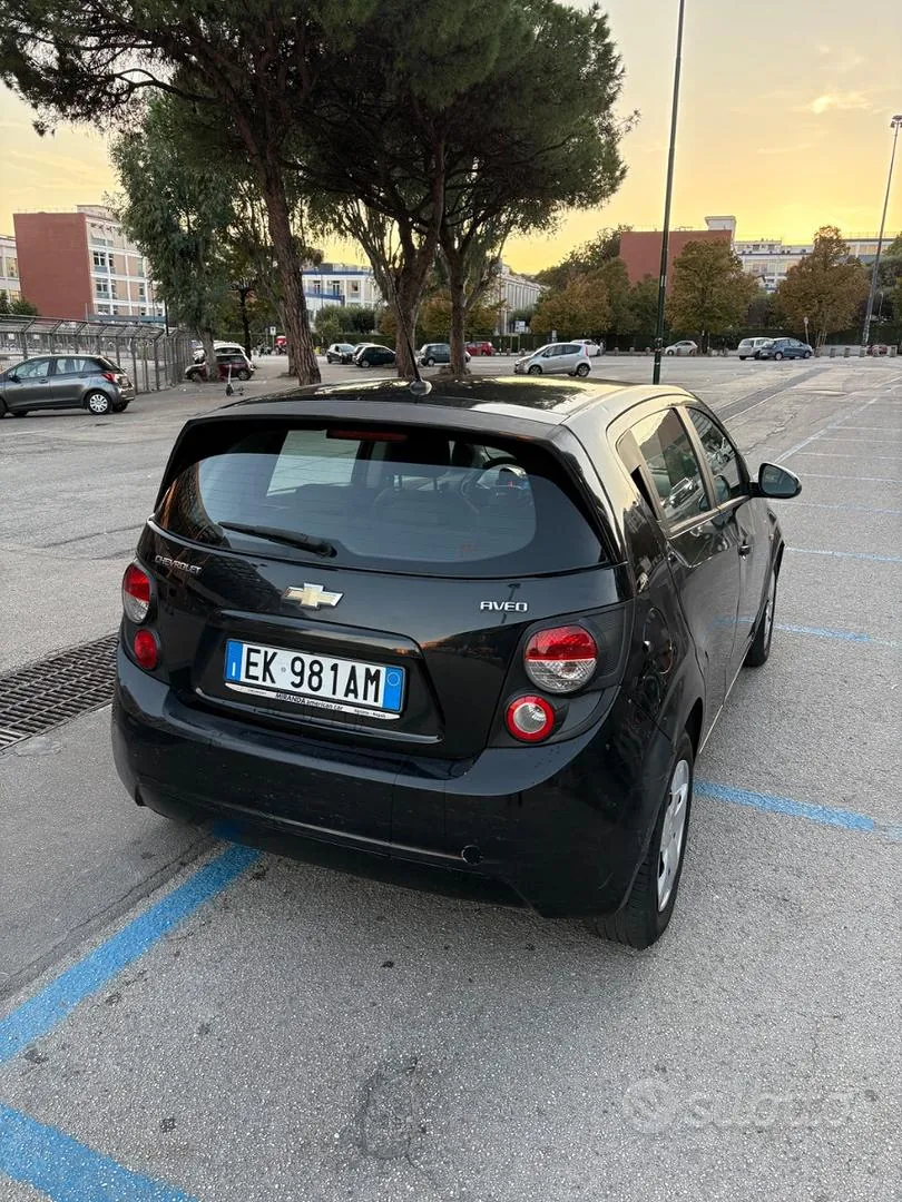 Chevrolet Aveo 2011 photo 3