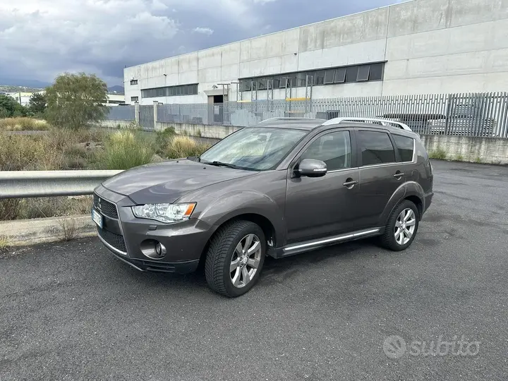 Mitsubishi Outlander 2010 photo 5