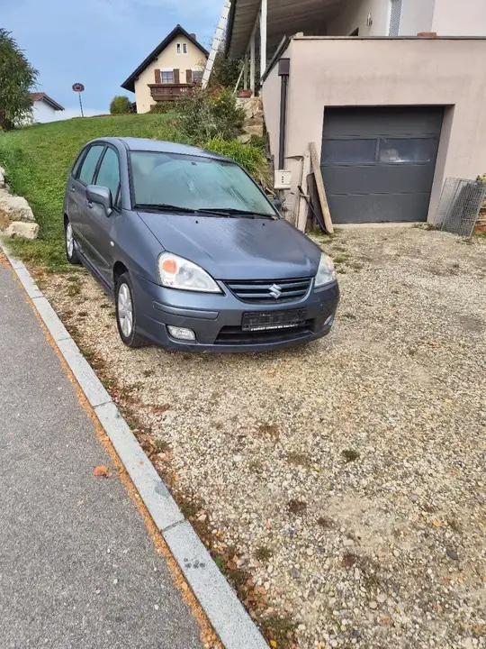 Suzuki Liana