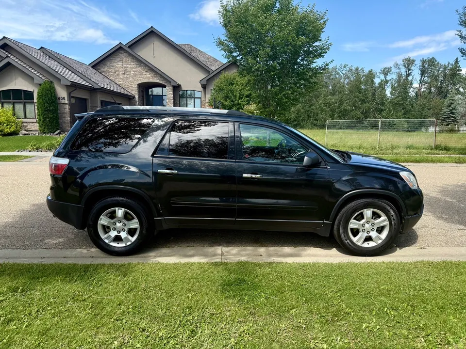 GMC Acadia 2012 photo 2
