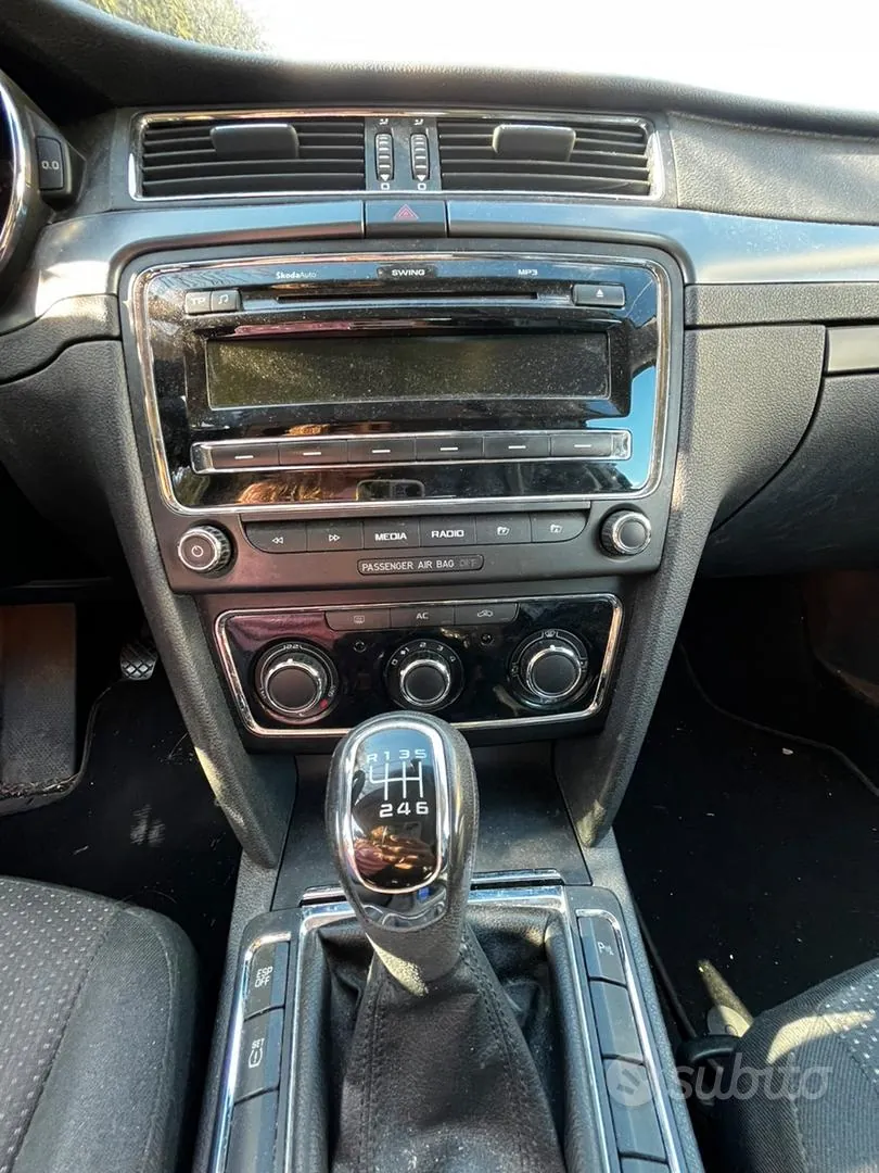 Skoda Superb 2008 photo 4