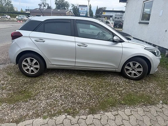 Hyundai I20 2018 photo 3