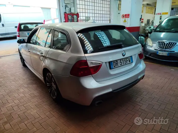 BMW 318D 2008 photo 4