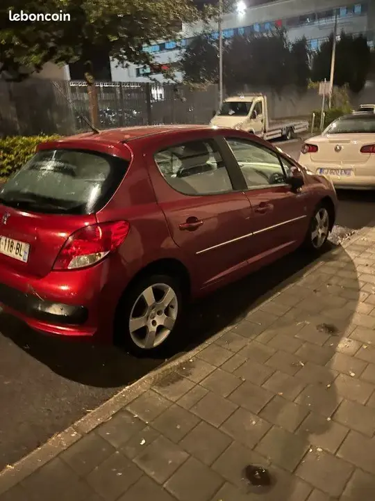 Peugeot 207 2011 photo 2
