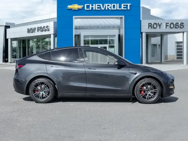 Tesla Model Y 2024 photo 4