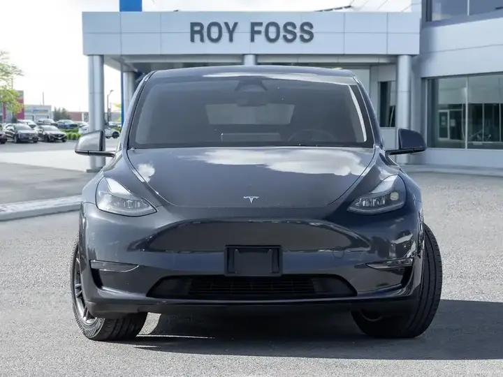 Tesla Model Y 2024 photo 2