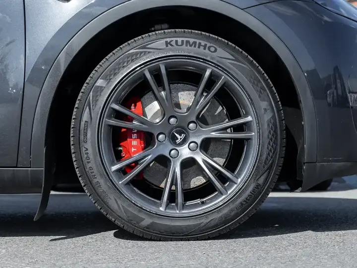 Tesla Model Y 2024 photo 5