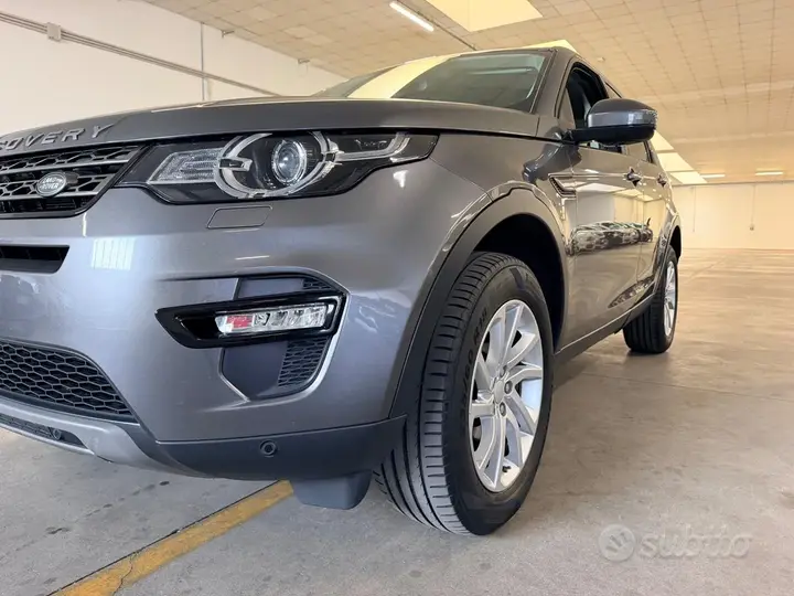 Land Rover Discovery Sport 2018 photo 4