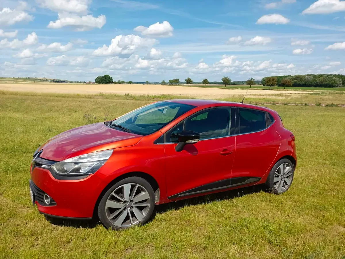 Renault Clio 2015 photo 2