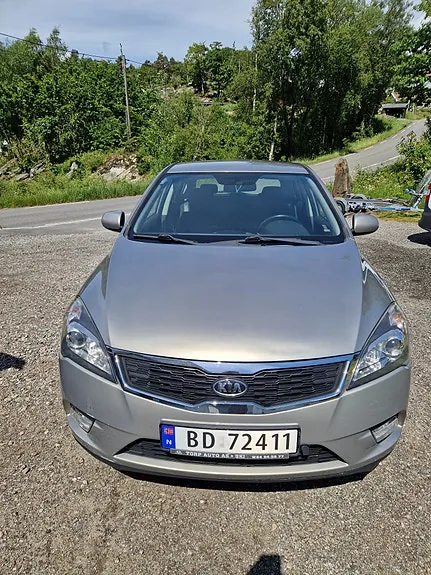 Kia Ceed 2012 photo 2
