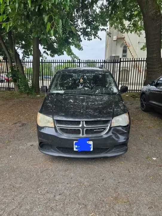 Dodge Grand Caravan 2012 photo 3