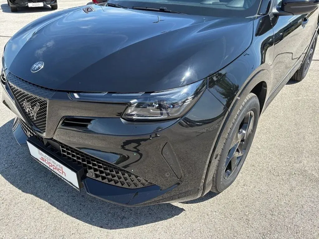 Alfa Romeo Junior 2026 photo 3