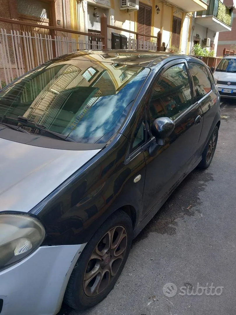 Fiat Punto Evo 2011 photo 2