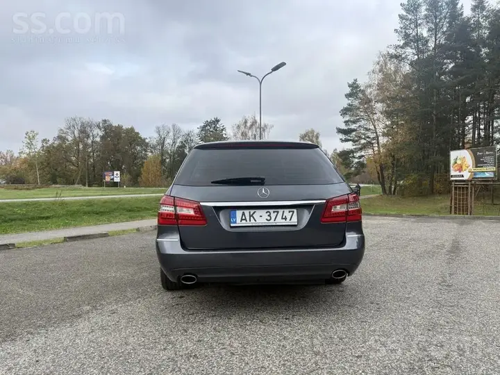 Mercedes-Benz E 350 2010 photo 4