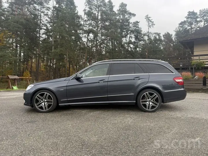 Mercedes-Benz E 350 2010 photo 2