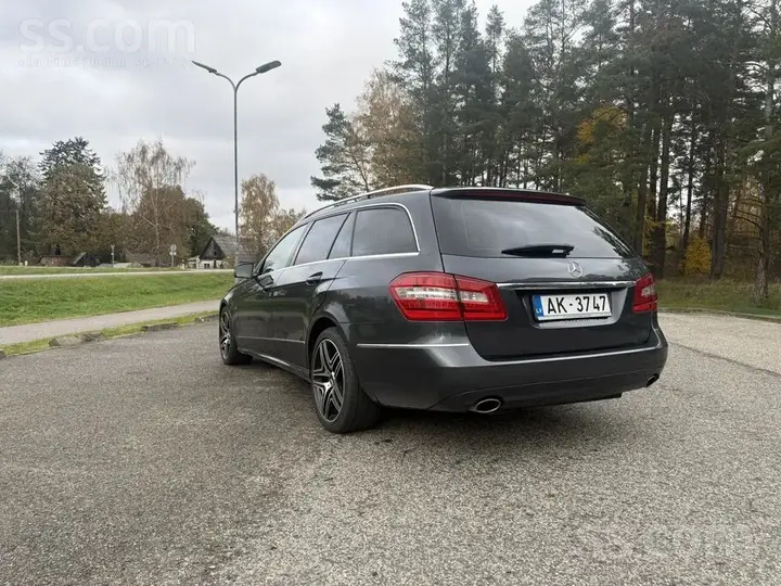 Mercedes-Benz E 350 2010 photo 3