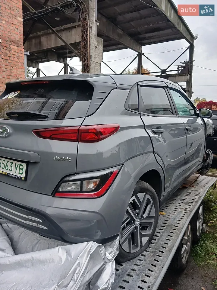 Hyundai Kona Electric 2023 photo 2