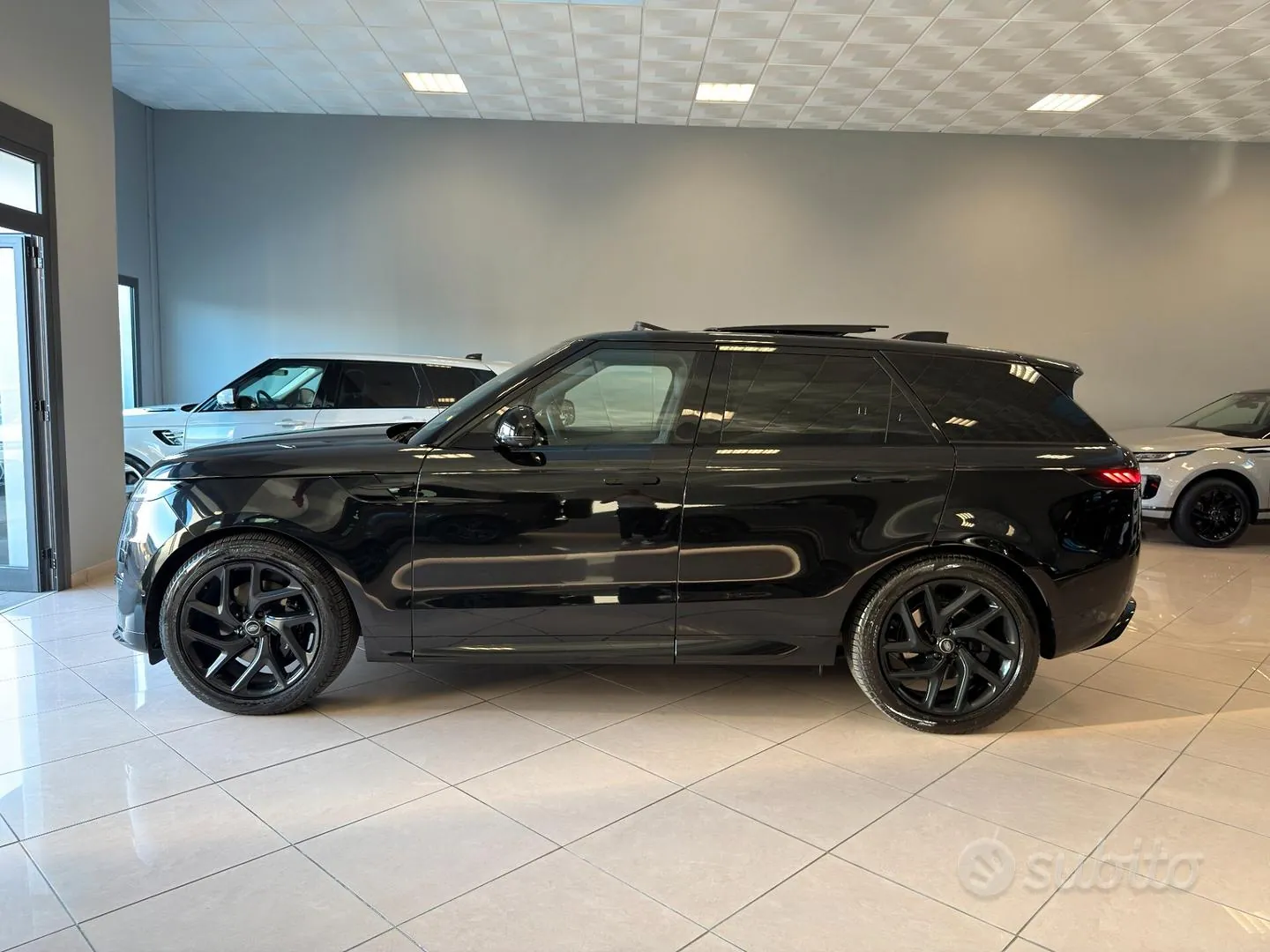Land Rover Range Rover Sport 2024 photo 3