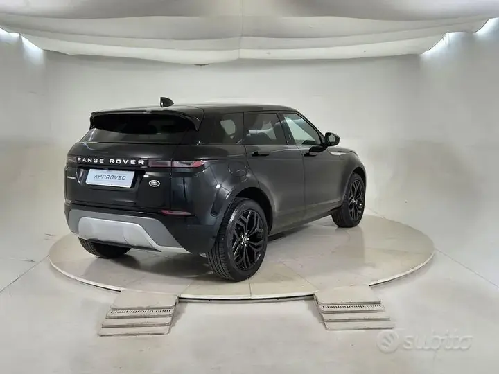 Land Rover Evoque 2022 photo 2