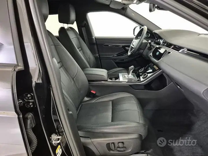 Land Rover Evoque 2022 photo 3