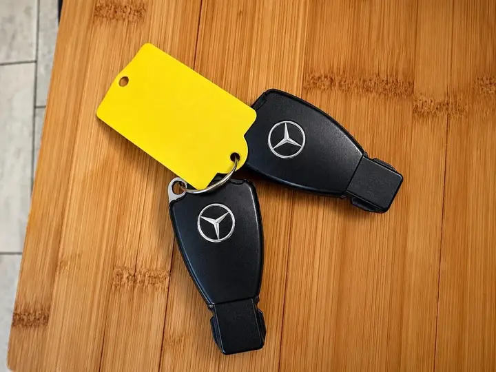 Mercedes-Benz C-Class 2005 photo 2
