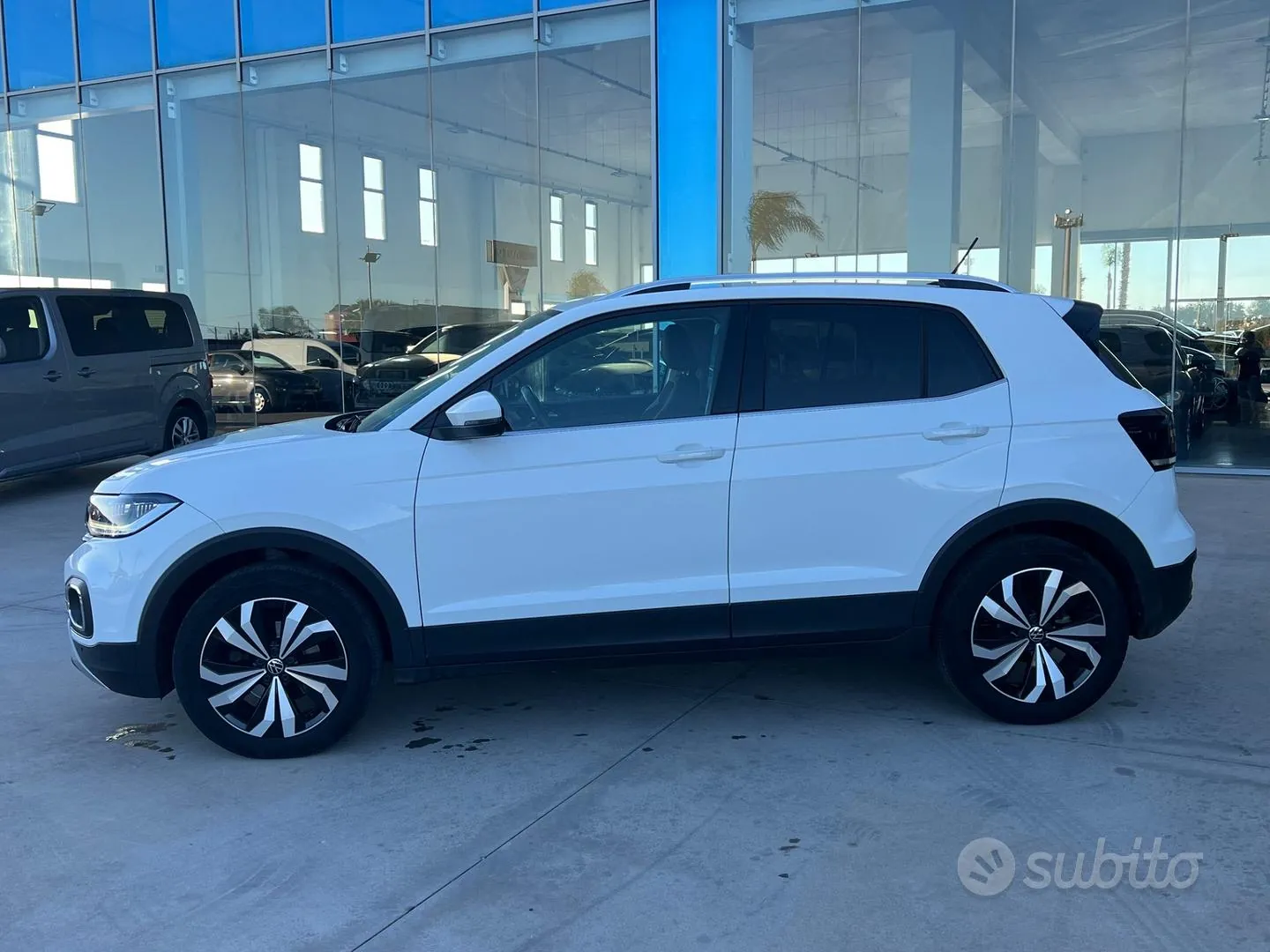 Volkswagen T-Cross 2023 photo 2
