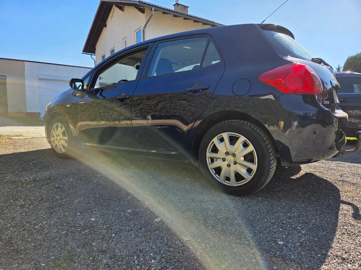 Toyota Auris 2008 photo 3