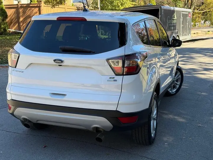 Ford Escape 2017 photo 2