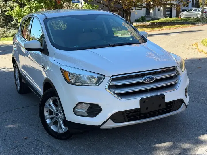 Ford Escape 2017 photo 3