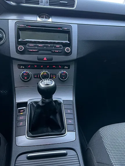 Volkswagen Passat 2012 photo 5