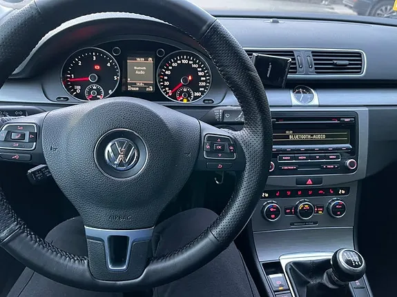 Volkswagen Passat 2012 photo 4
