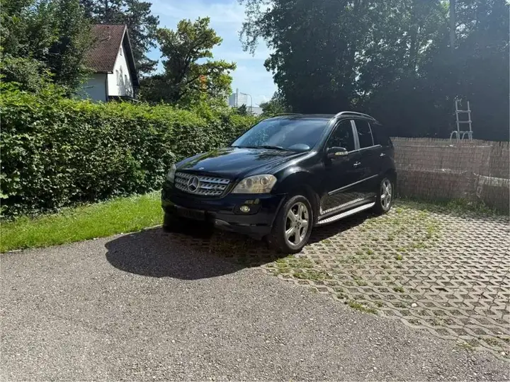 Mercedes-Benz M-Class 2007 photo 2