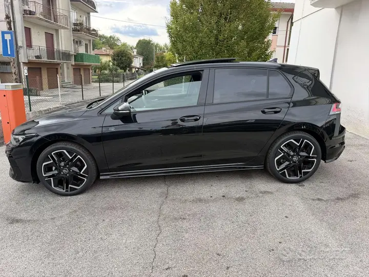 Volkswagen Golf 2026 photo 3