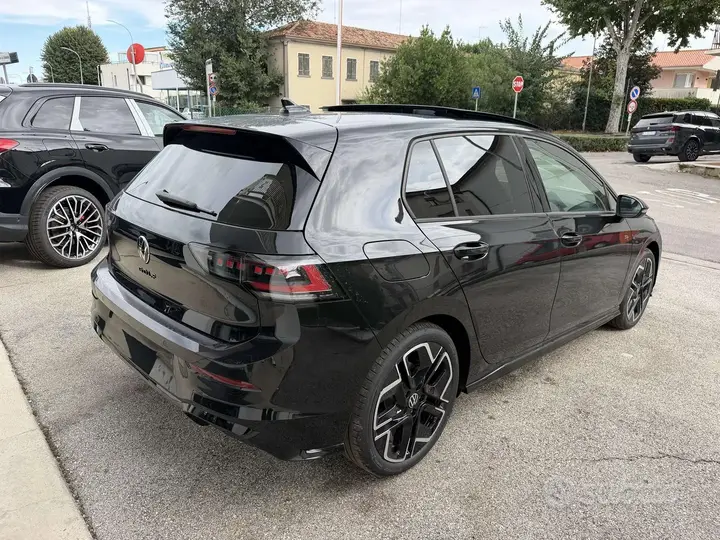 Volkswagen Golf 2026 photo 5