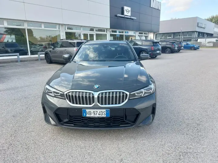 BMW 3 Series 2025 photo 4