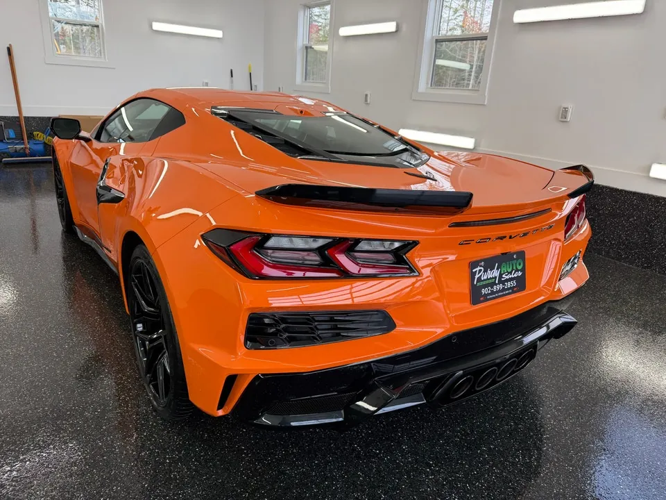 Chevrolet Corvette 2024 photo 2