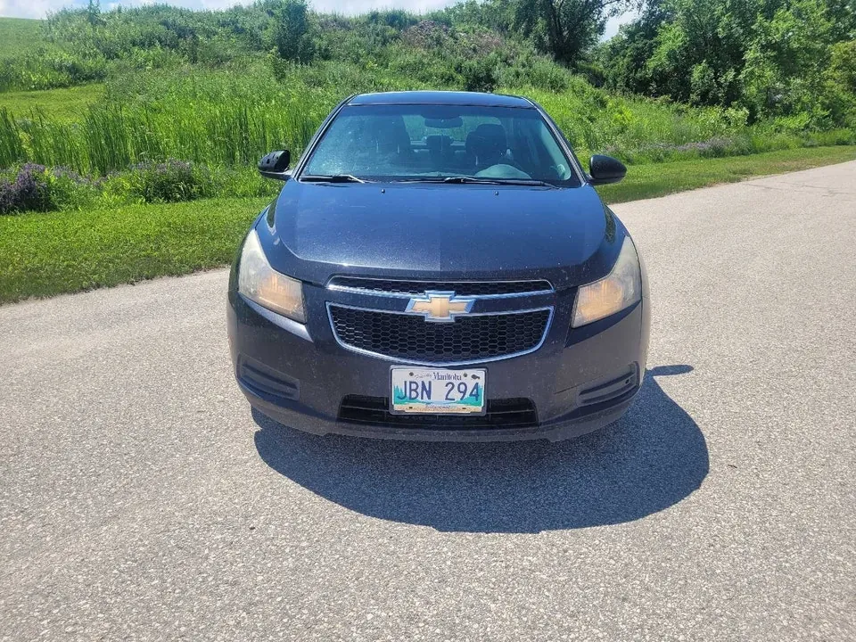 Chevrolet Cruze 2011 photo 2
