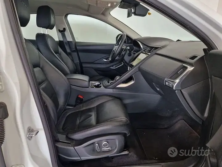 Jaguar E-Pace 2021 photo 3