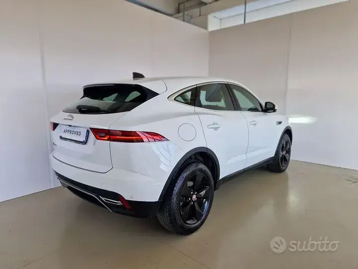 Jaguar E-Pace 2021 photo 2