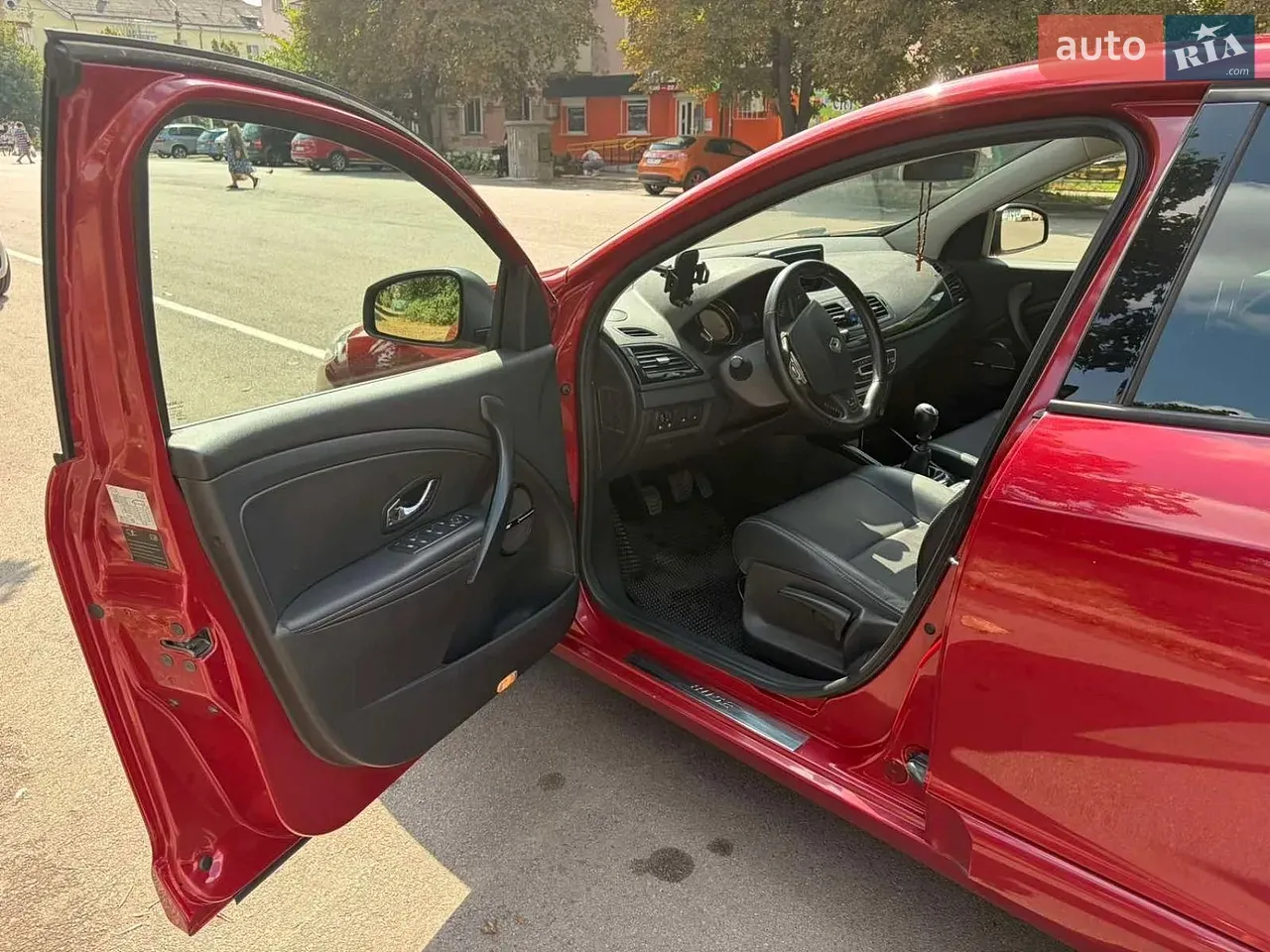 Renault Megane 2013 photo 2
