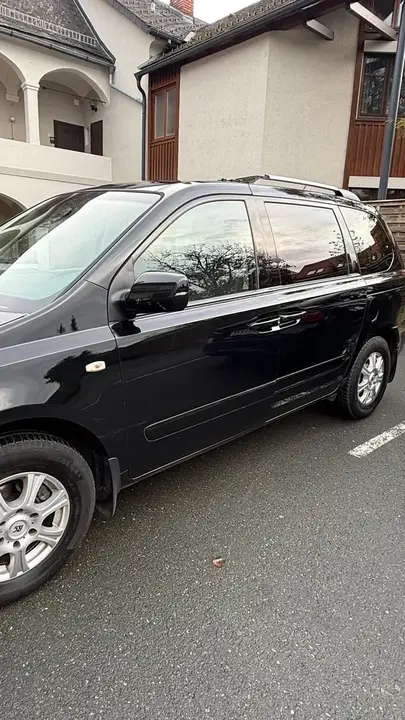 Kia Carnival 2009 photo 2