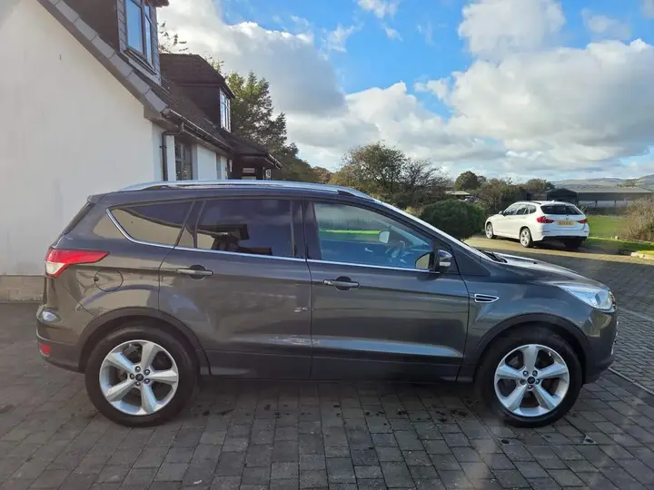Ford Kuga 2016 photo 4