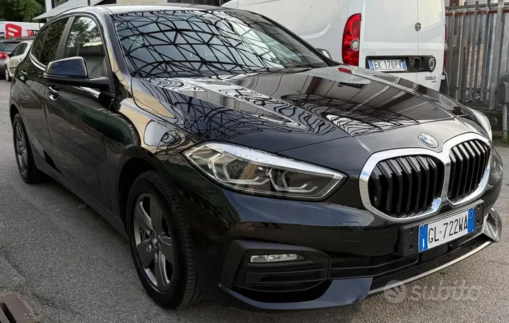 BMW 116D 2021 photo 2