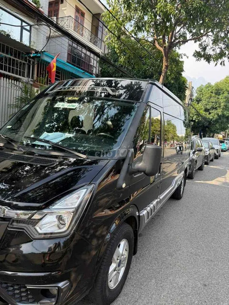 Ford Transit photo 3