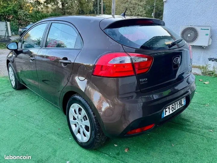 Kia Rio 2012 photo 2